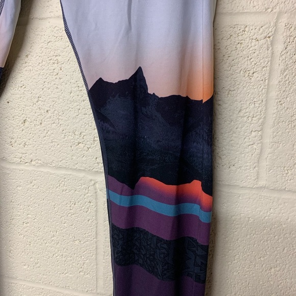 Sold Lucy powermax horizon studio hatha leggings - Picture 8 of 8